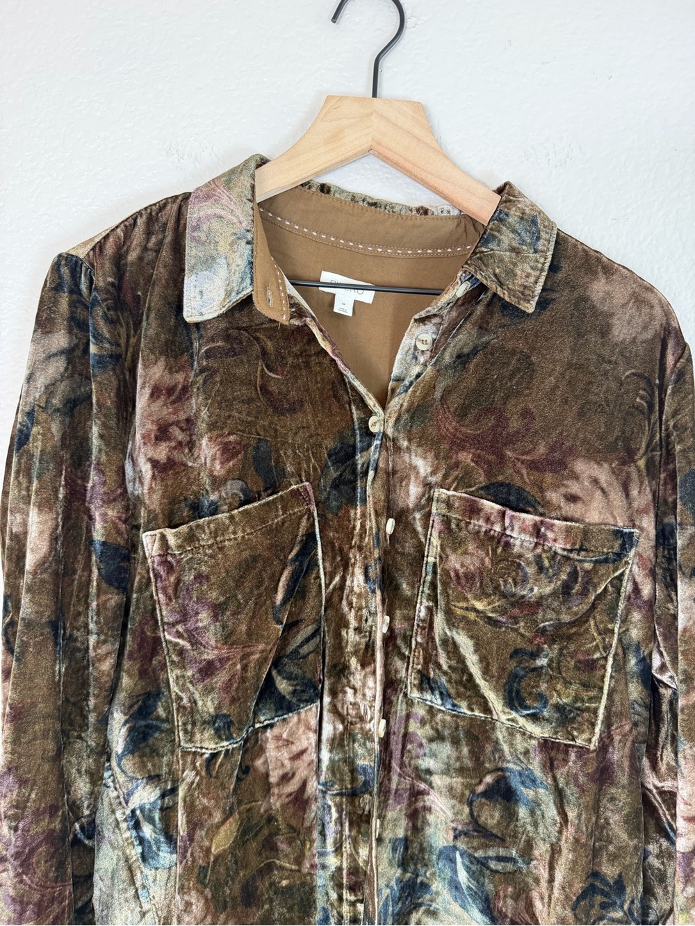 Anthropologie Pilcro Hadley Relaxed Button Down Shirt Velvet Paisley Floral $138 - Picture 3 of 10